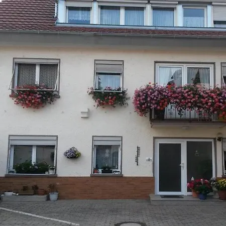 Arnold Neuenburg * Neuenburg am Rhein