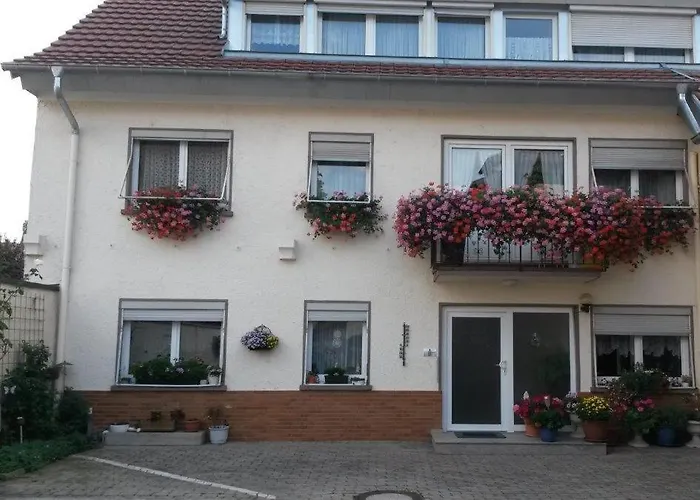 Arnold Neuenburg * Neuenburg am Rhein